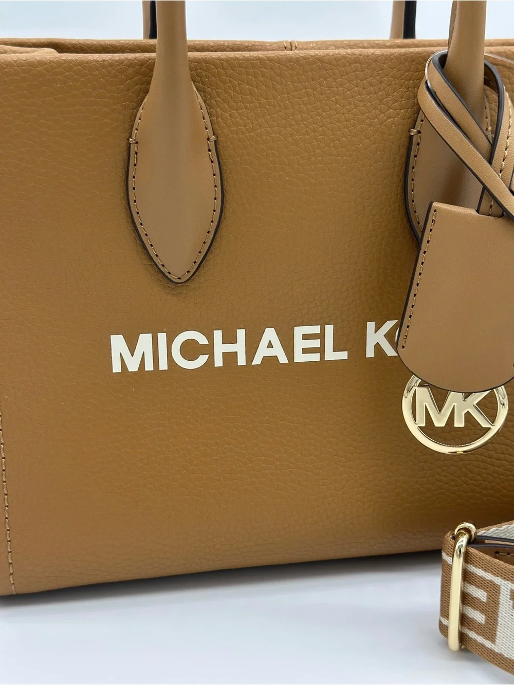 Michael Kors compact cognac
